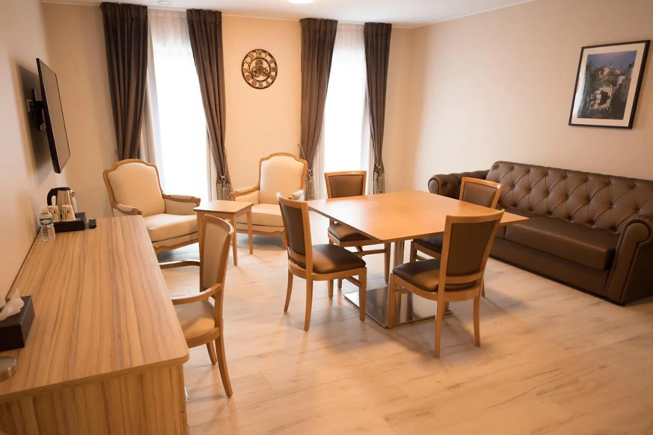 ****  Gulliver Tower Hotel Differdange Lucembursko